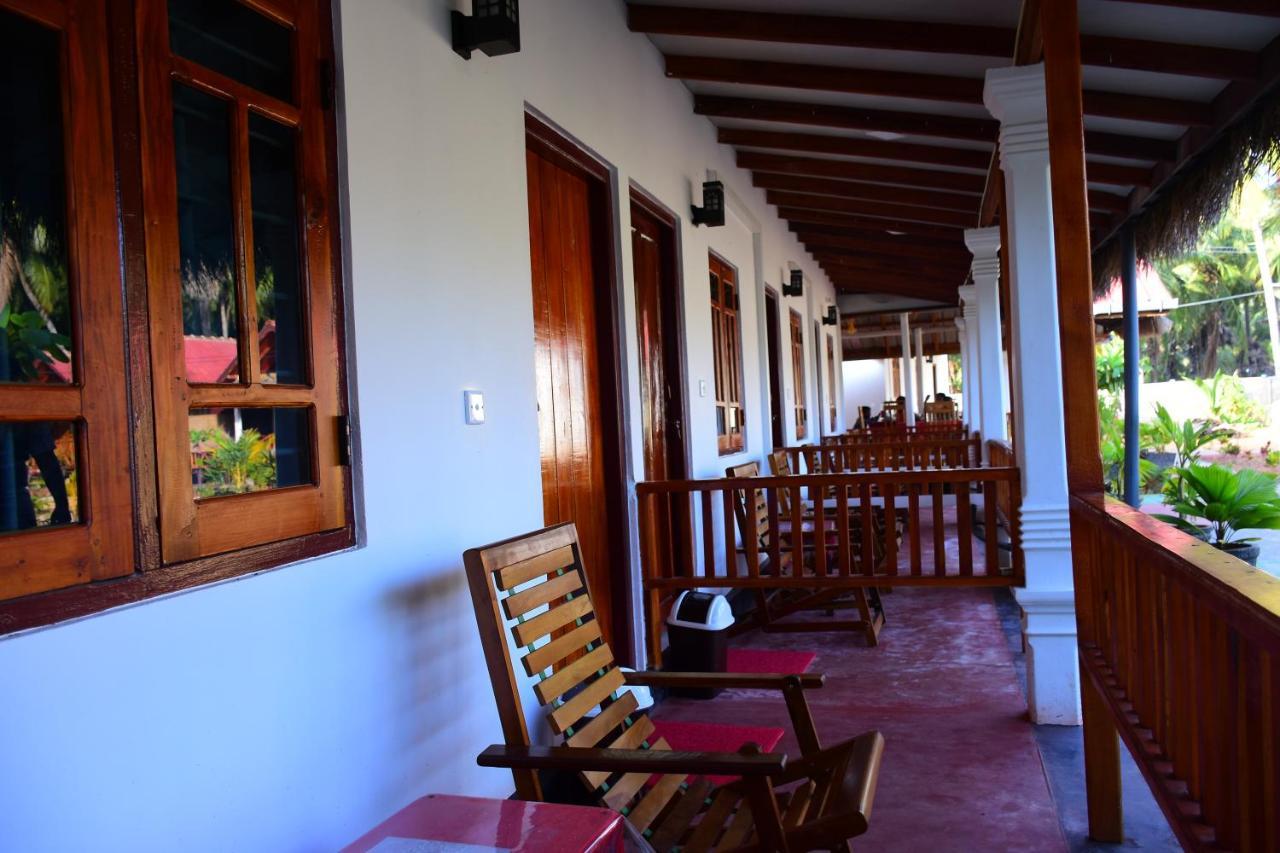 Trinco Star Cabana Trincomalee Extérieur photo